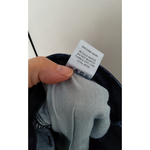 Judy Blue Los Angeles med/dark wash straight distressed edges womens 14 normcore - Picture 8 of 8